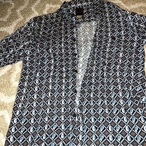 Bruno designed in Italy shirt size L - Picture 1 of 6
